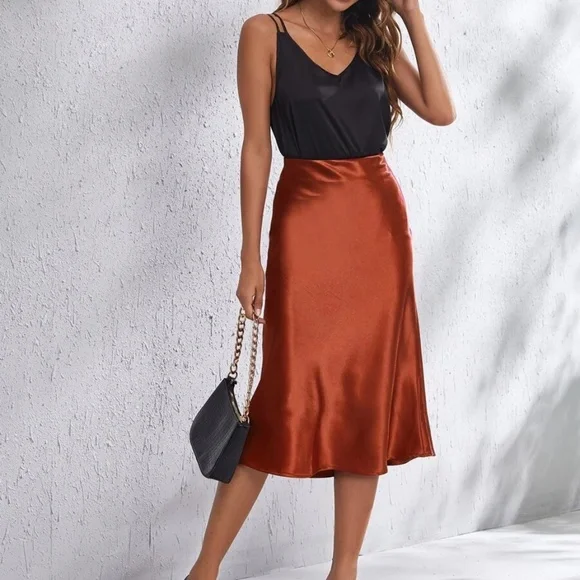 Luxe Black Zipper Satin Midi Slip Skirt - Picture 6 of 9